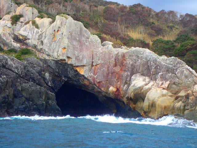 洞窟　海サップ　赤瀬